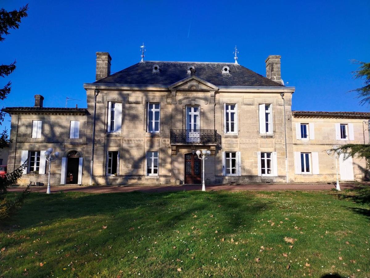 Maison d'hôtes Château Bégot à Lansac  Extérieur photo